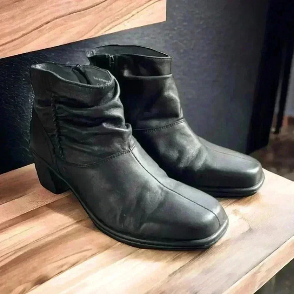 JOSEF Siebel Women’s size 38 Euro (7.5) 2” heel black booties. - Picture 3 of 4